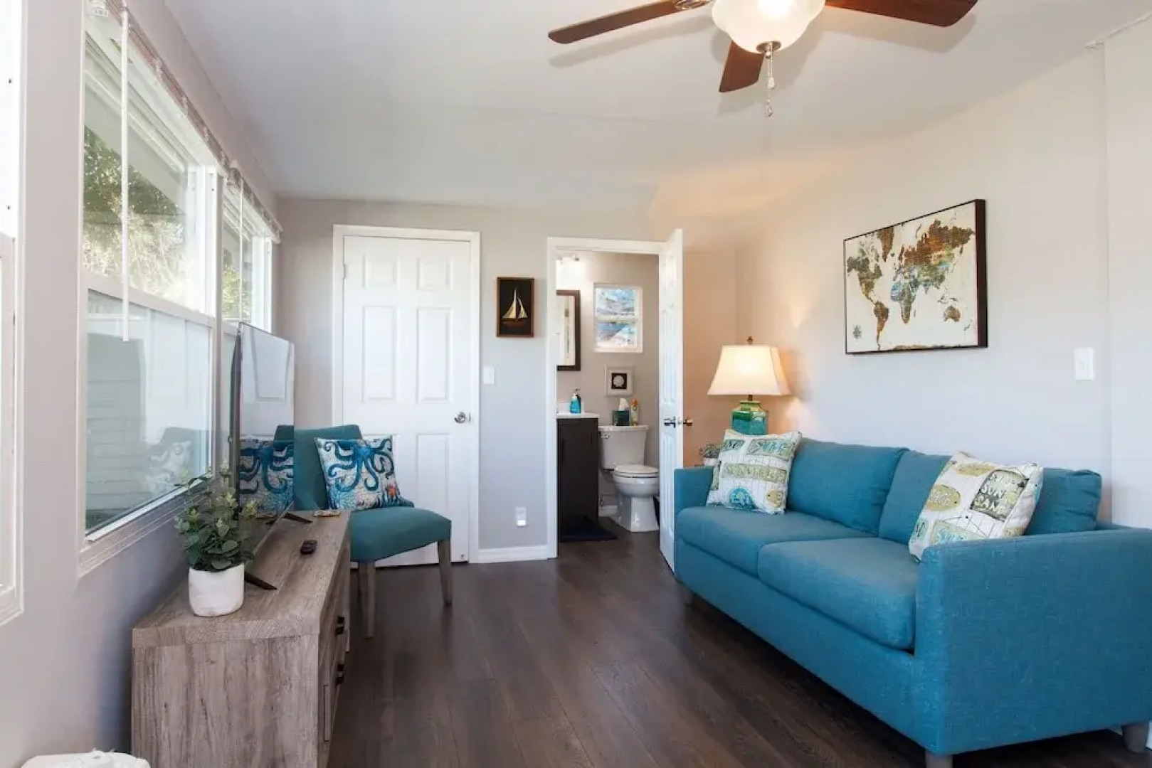 5 O'clock Somewhere - Short Term Rental 3 Bedroom Home by RedAwning