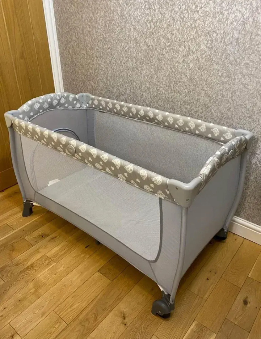 Smethwick - House - Sleeps 8 - Parking