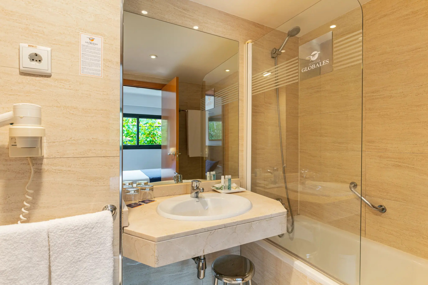 Отель Sercotel de los Reyes