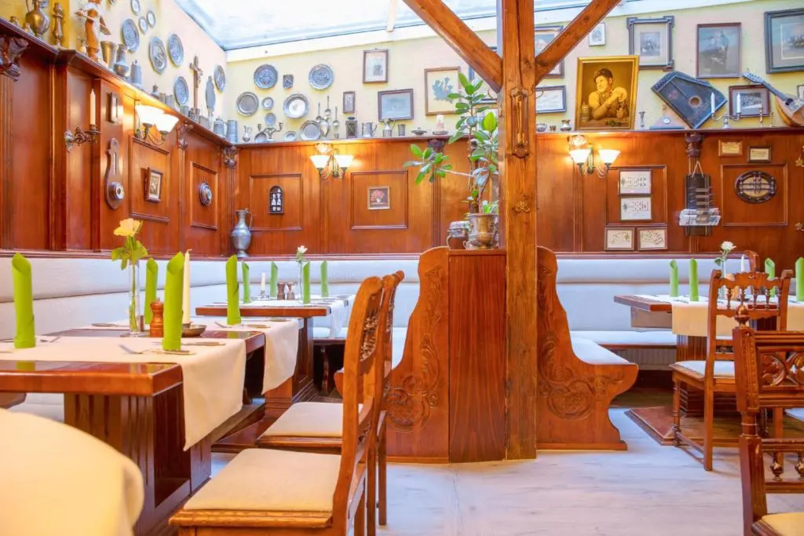 Zur Altstadt - Am Fuße der Osterburg - Gaststätte, Pension, FEWO