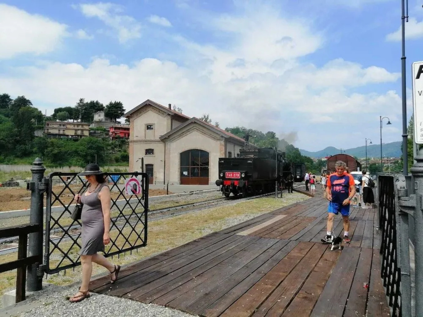 Smart Rooms & Restaurant