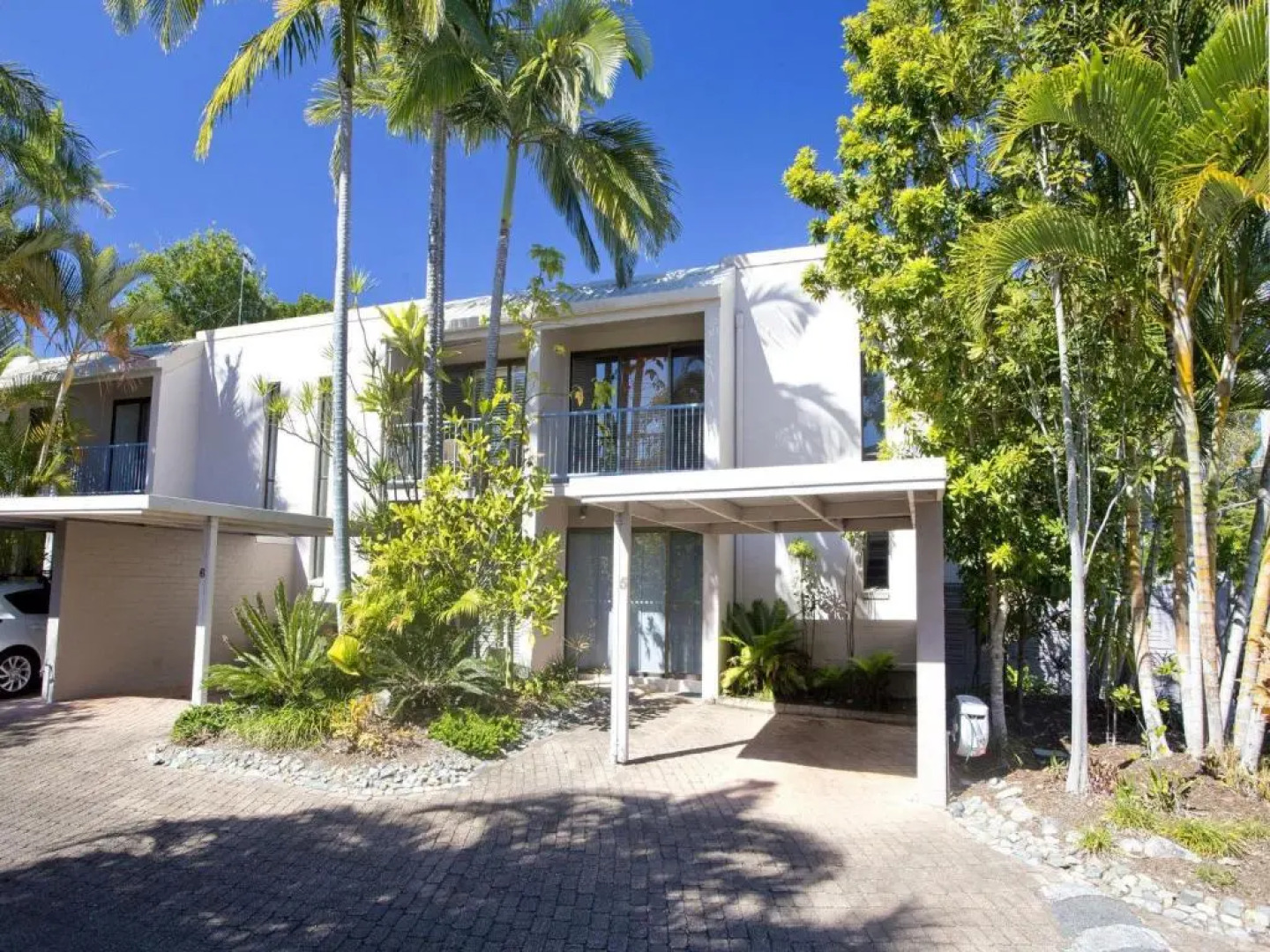 St James Square 5 James Street 40-42