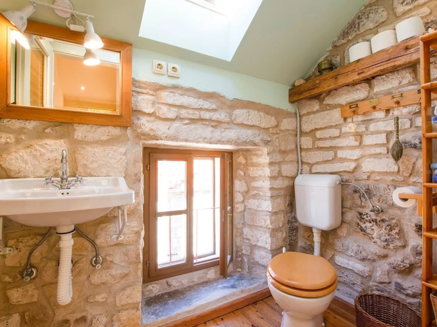 Tranquil Apartment in Marine Zemlje Near Stiniva Beach