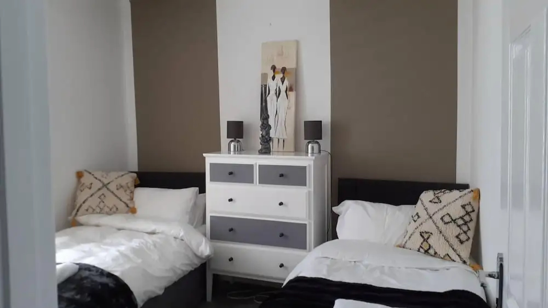 Lovely 3-bed House in Bridgend 7min From Porthcawl