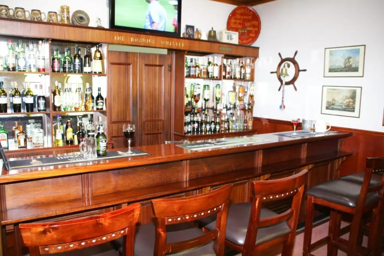 Eight Bells Mountain Inn