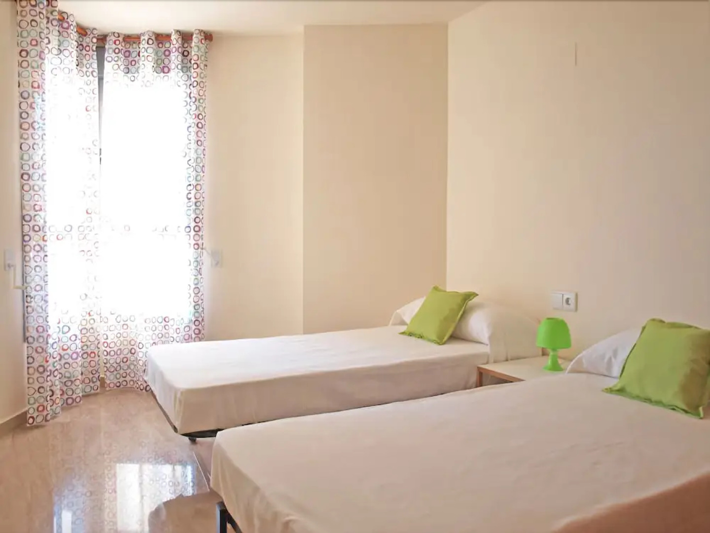 ApartUP Yellow Opera View