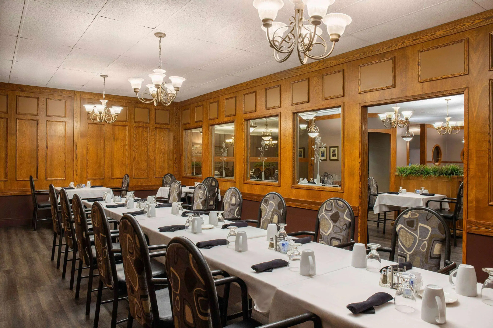 Days Inn & Conference Centre by Wyndham Camrose Norsemen