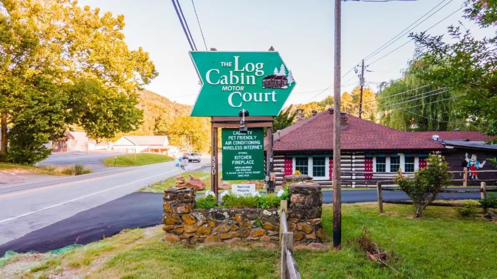 Log Cabin Motor Court