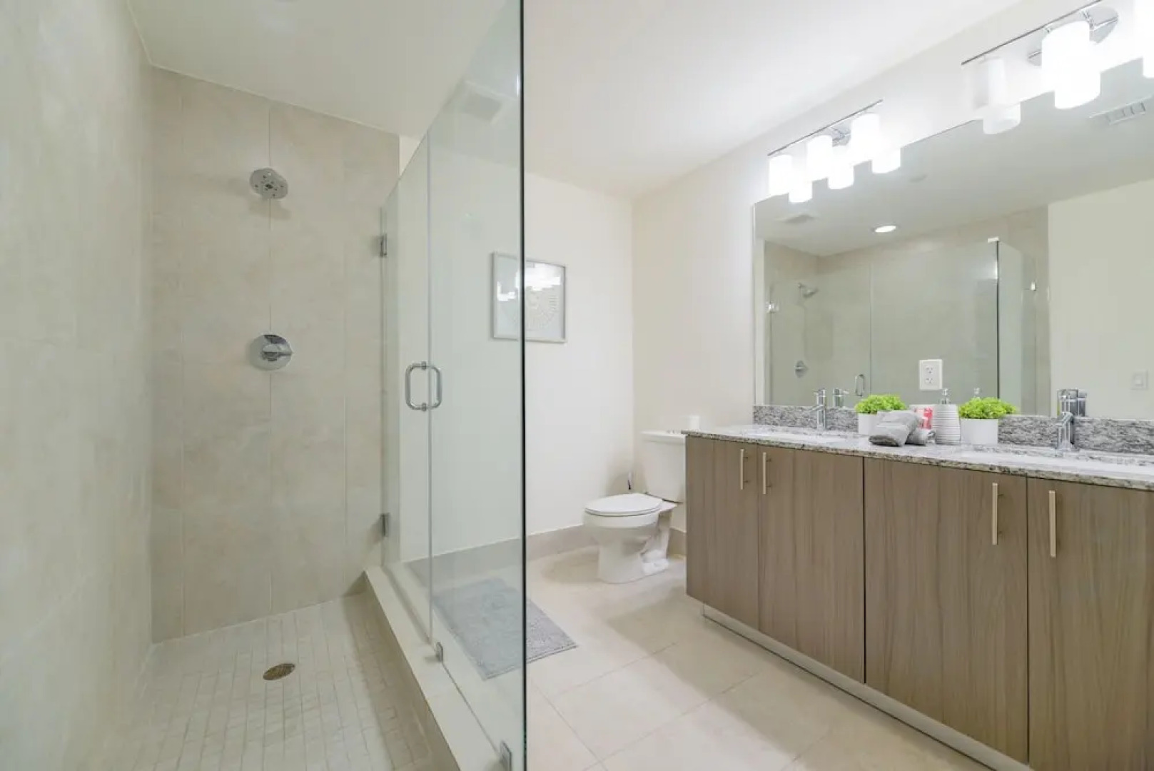 Cozy apt from Downtown Doral Park