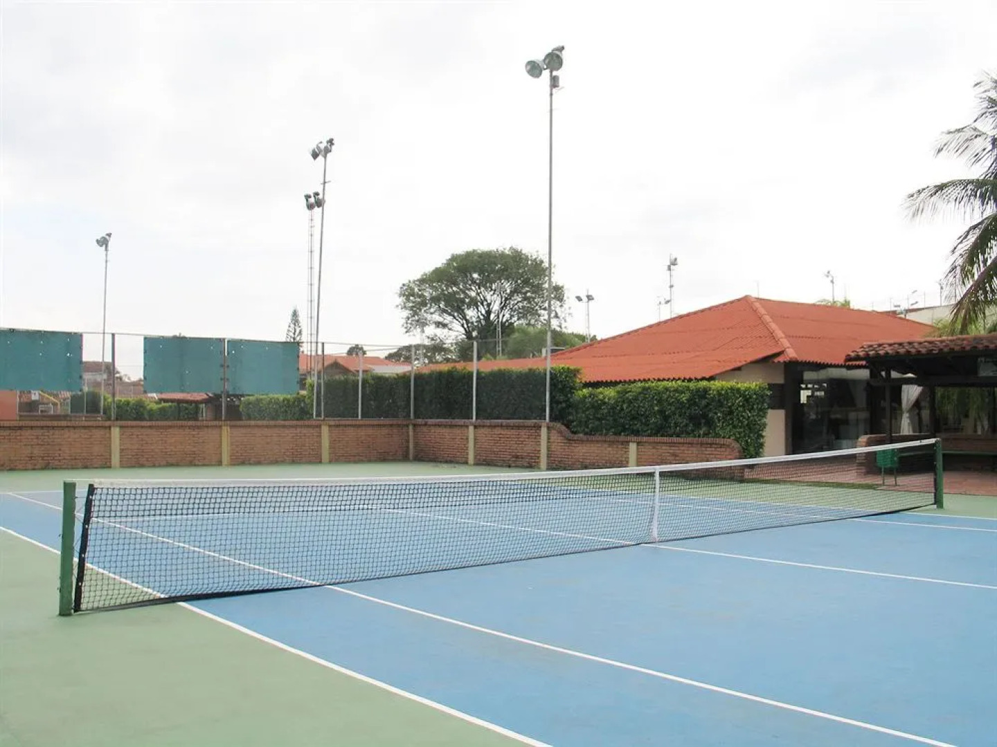 Urbari Apartment Hotel