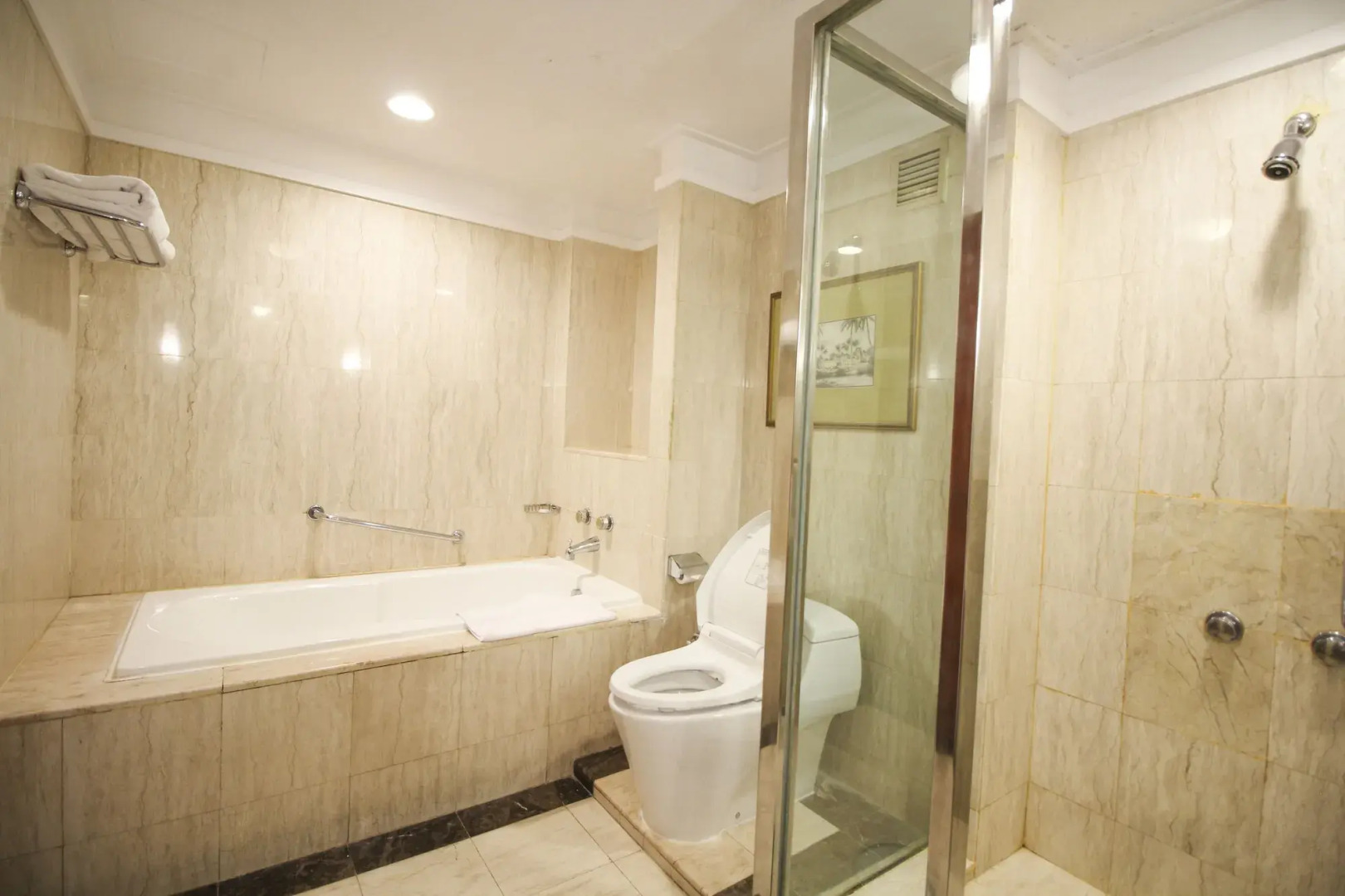 REDTOP Hotel & Convention Center