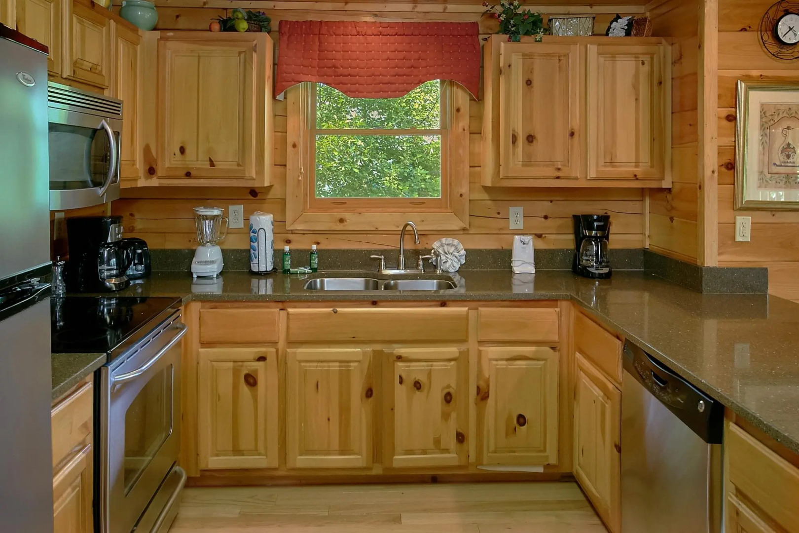 A Mountain View Theater Lodge Holiday home