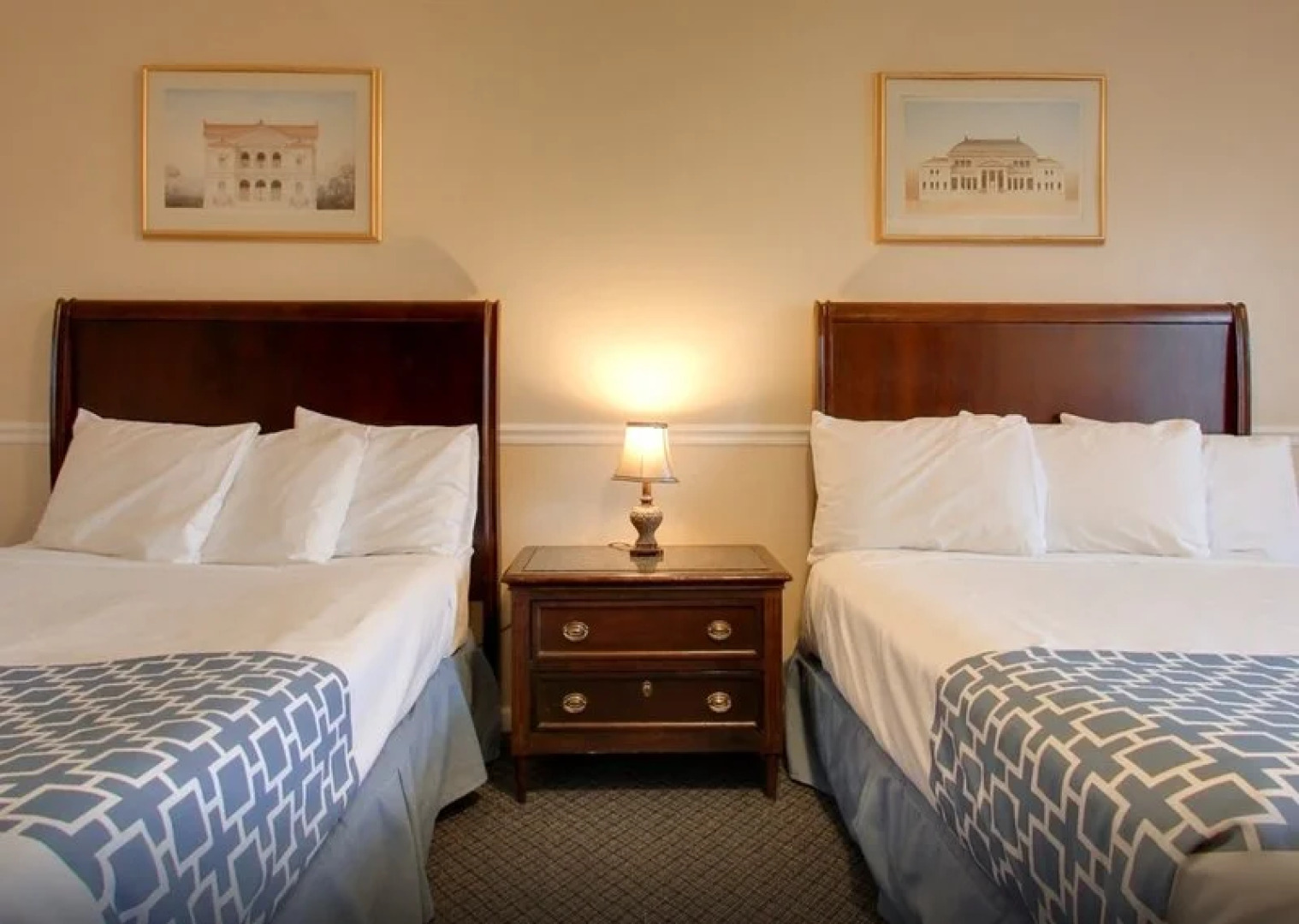 Rockford Alpine Inn and Suites