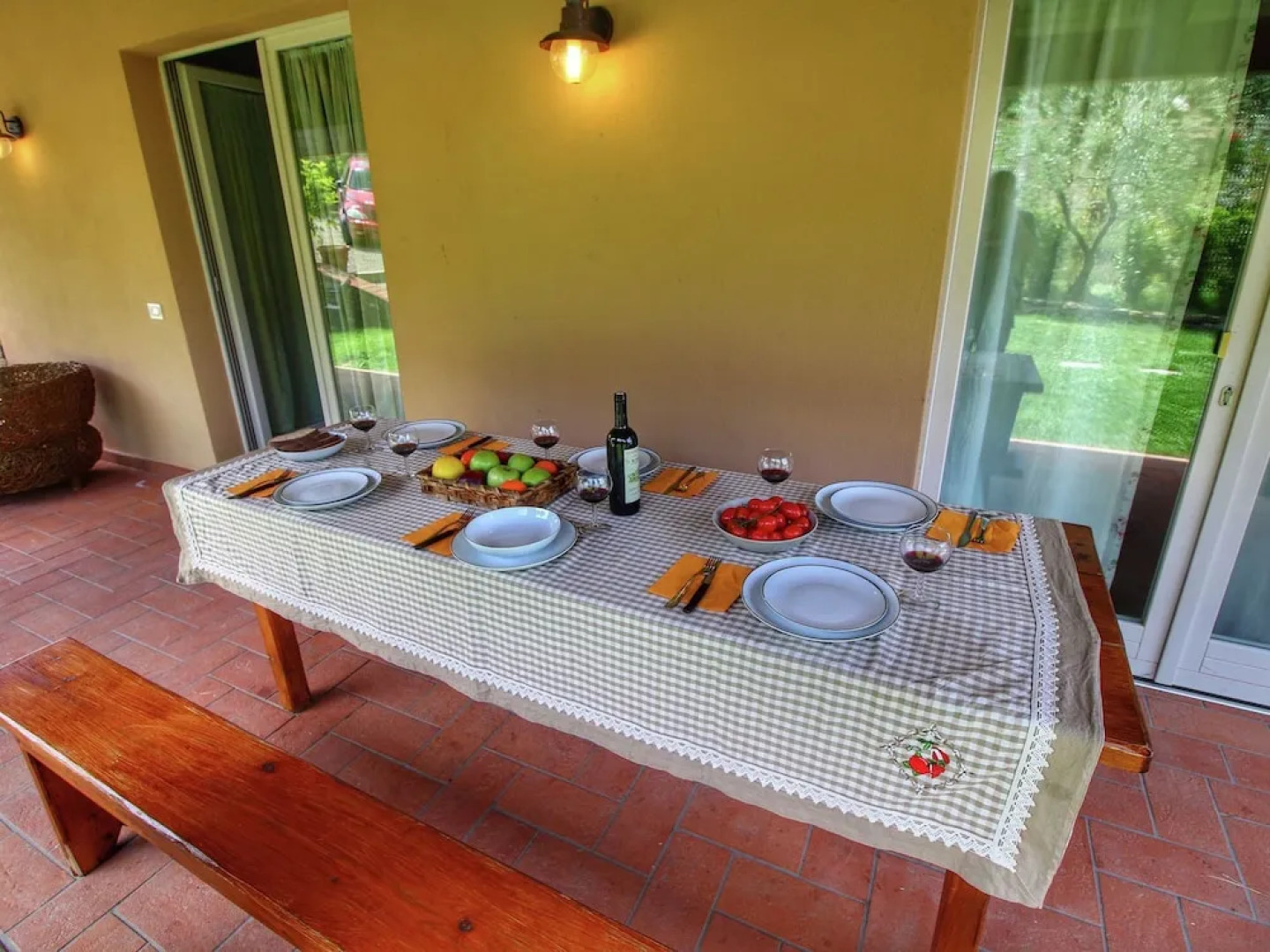 Luxurious Villa in Monte San Savino with Jacuzzi