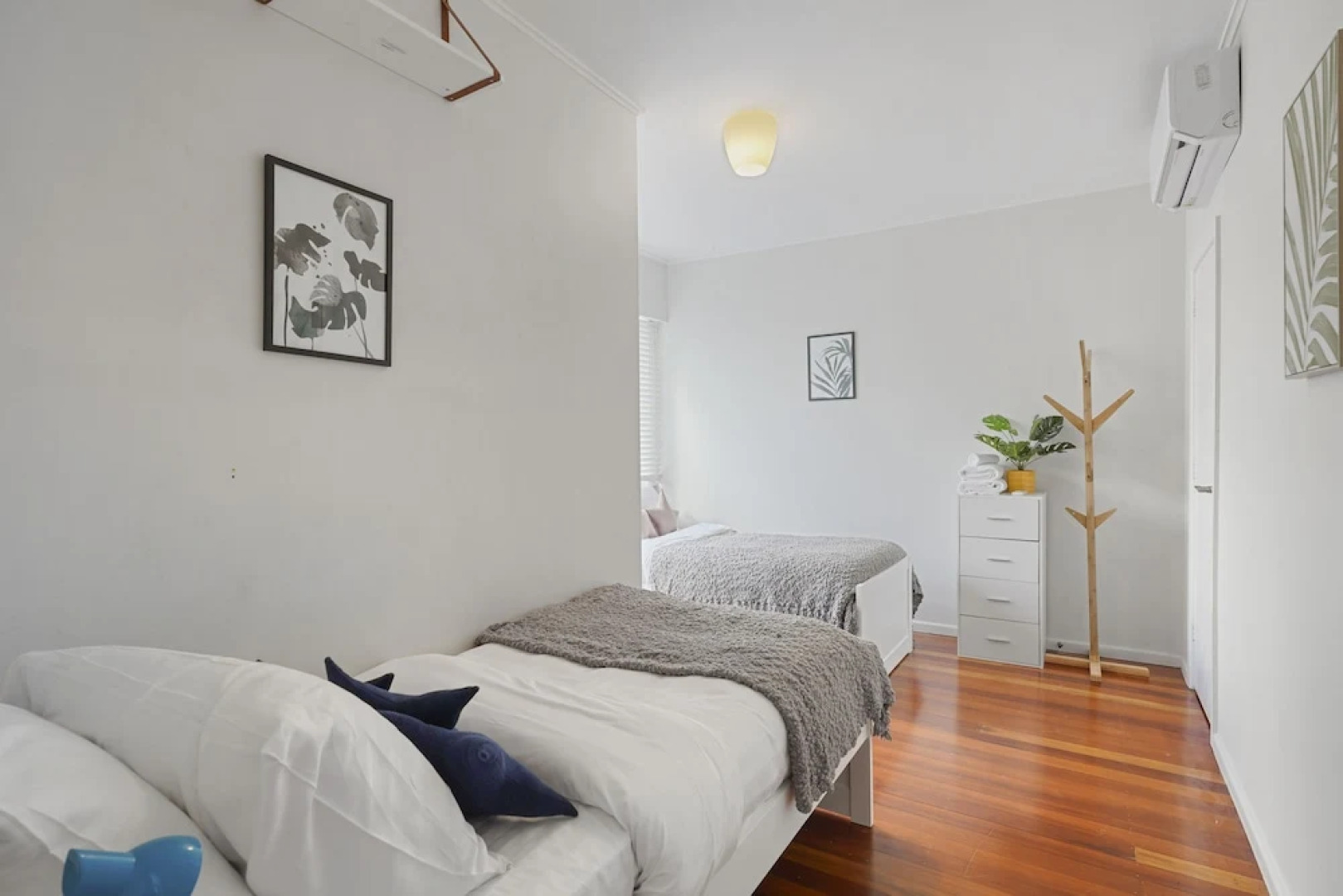 Amazing Home By Beach - Aircon-ed