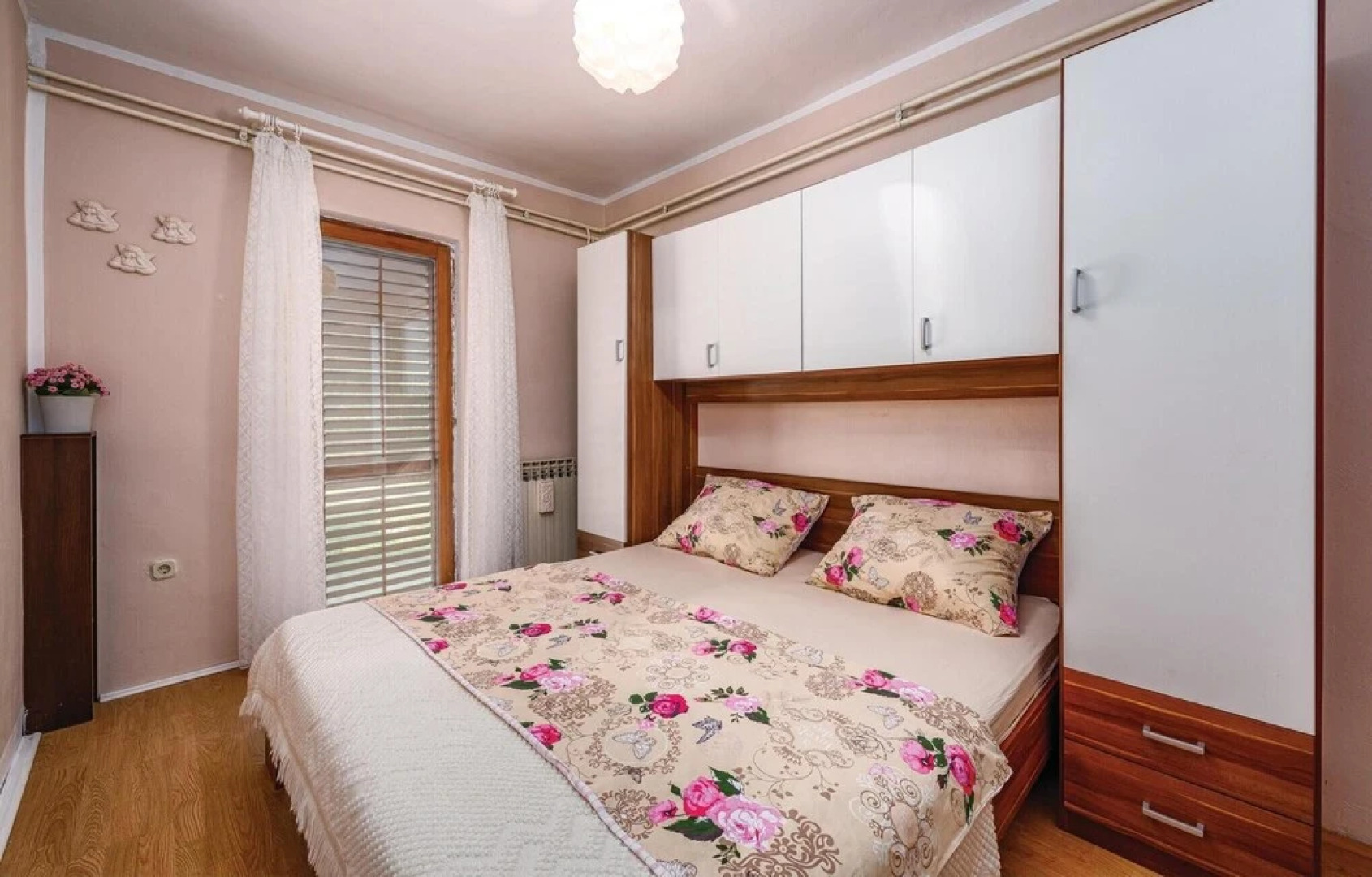 Beautiful Home in Krnica With Wifi and 3 Bedrooms