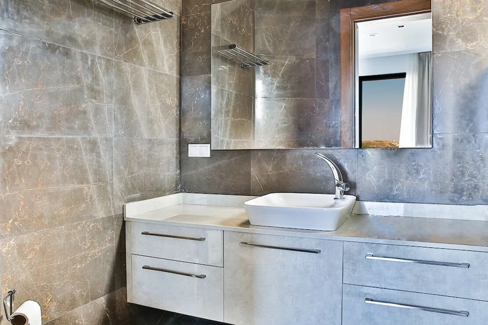 Important Group Villa Hills