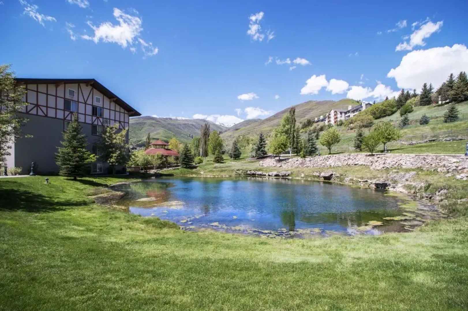 Villas at Zermatt Resort - Condos