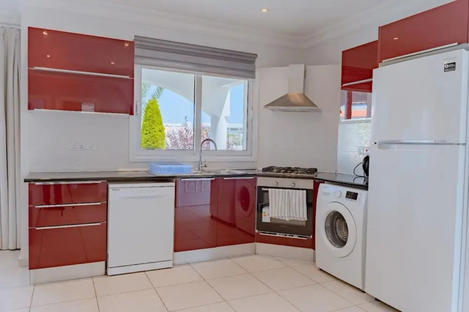 Family-friendly Apartment Just Steps Away From the Sea