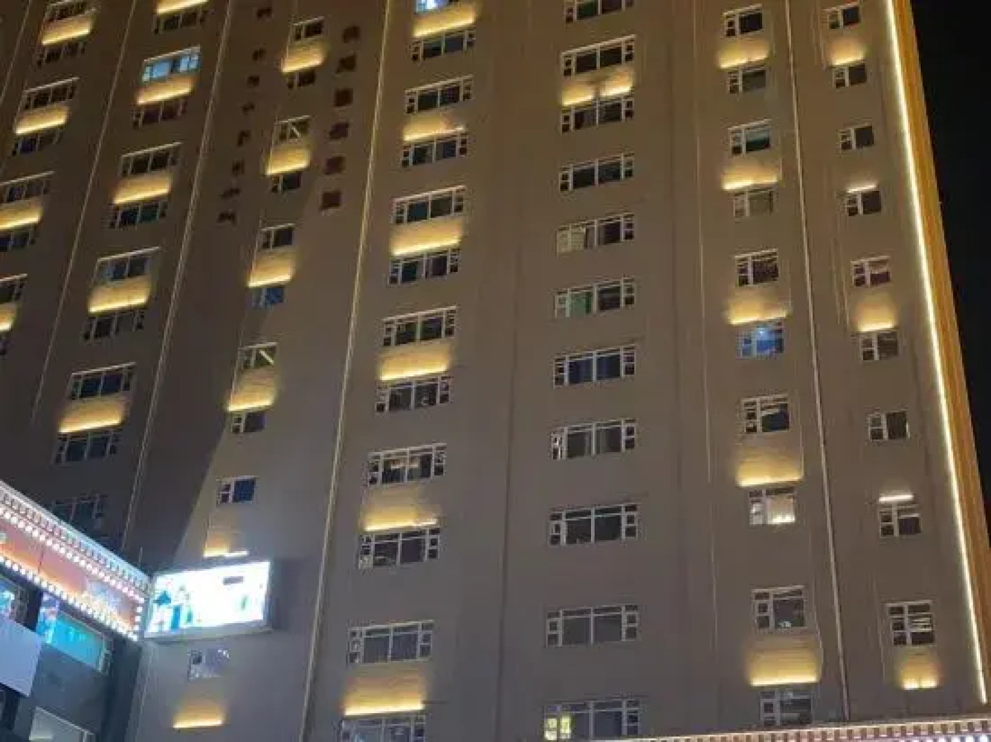 Yajiang Jinzang Hotel