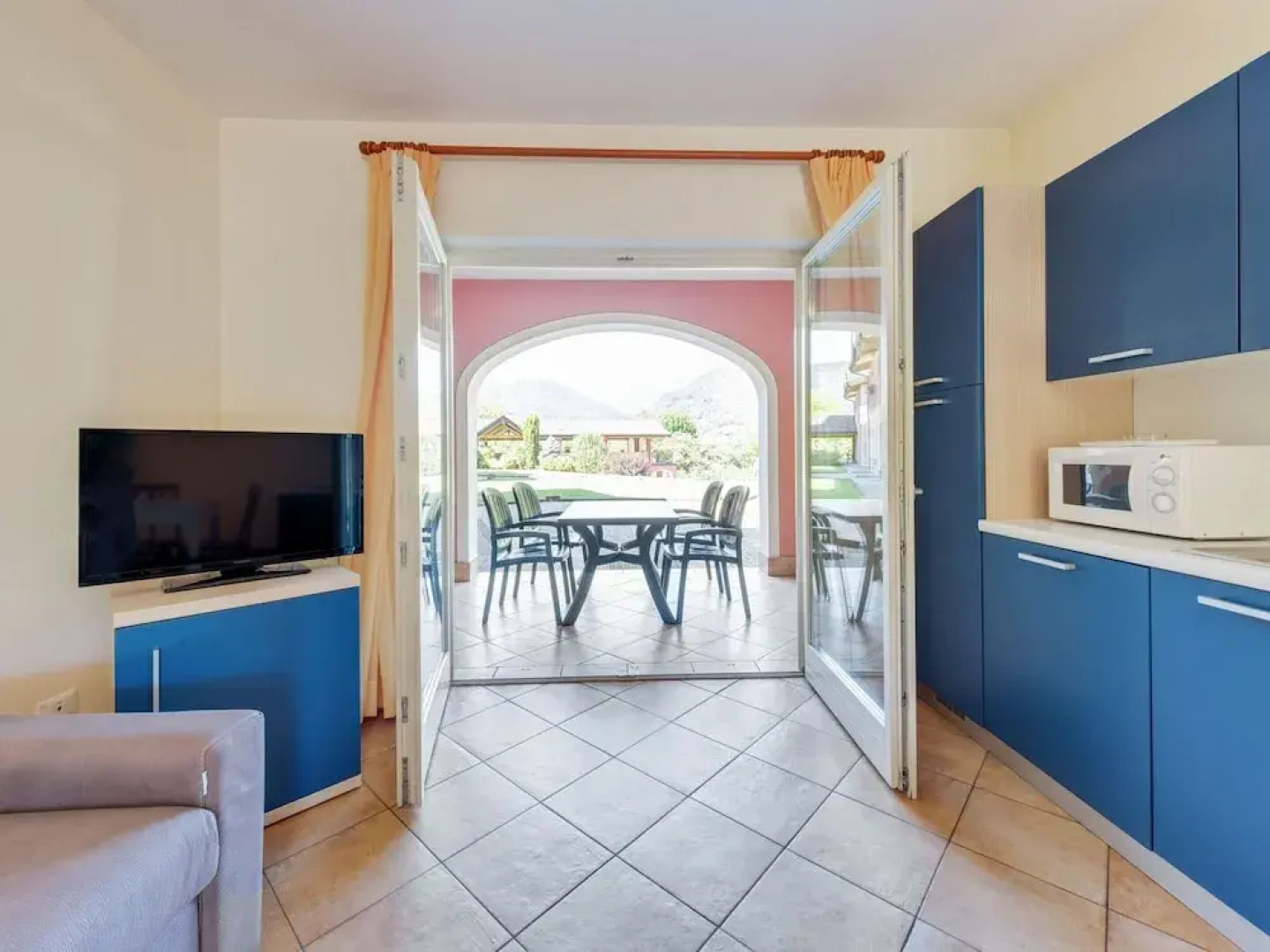 Apartment on Lake Idro With Pool