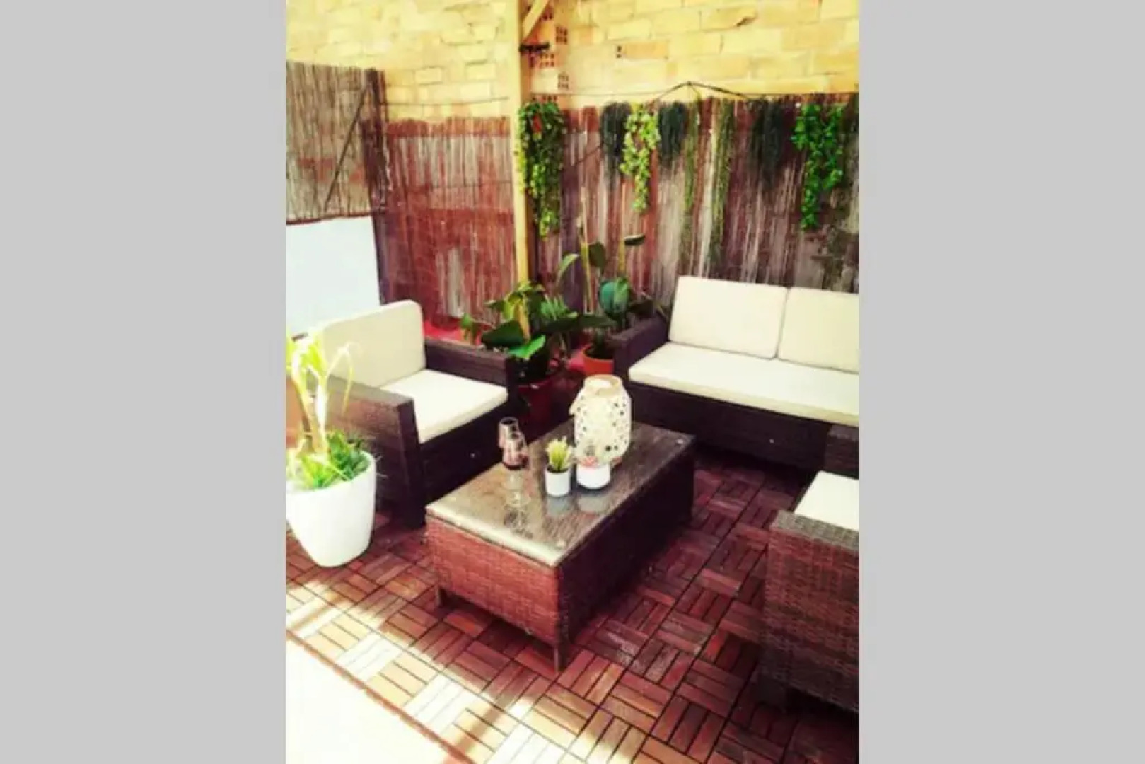 M5 Cool Terrace. Metro 1 min. Center 15' by metro