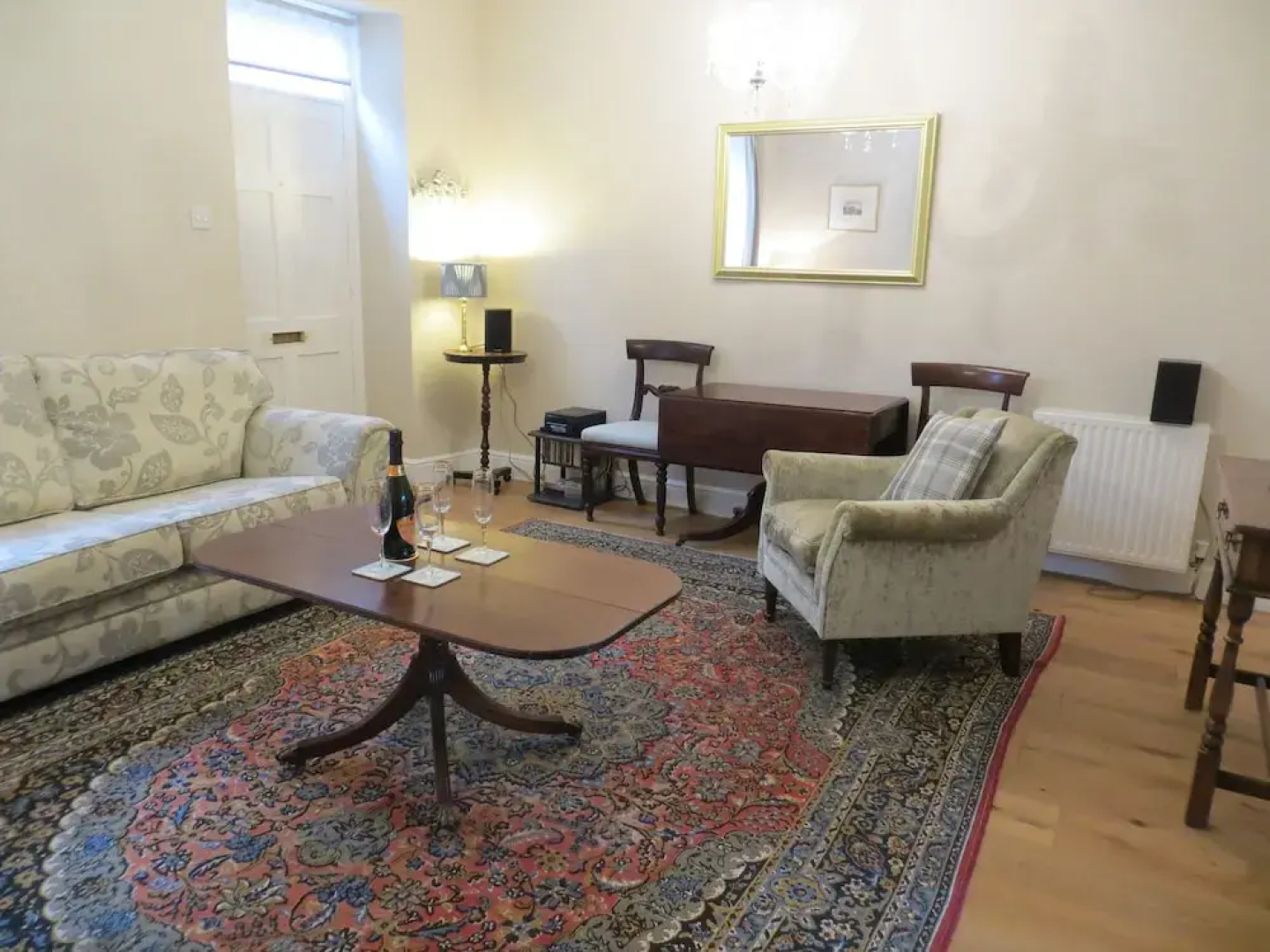 Evelyn Cottage, Charming Cottage Tucked Away