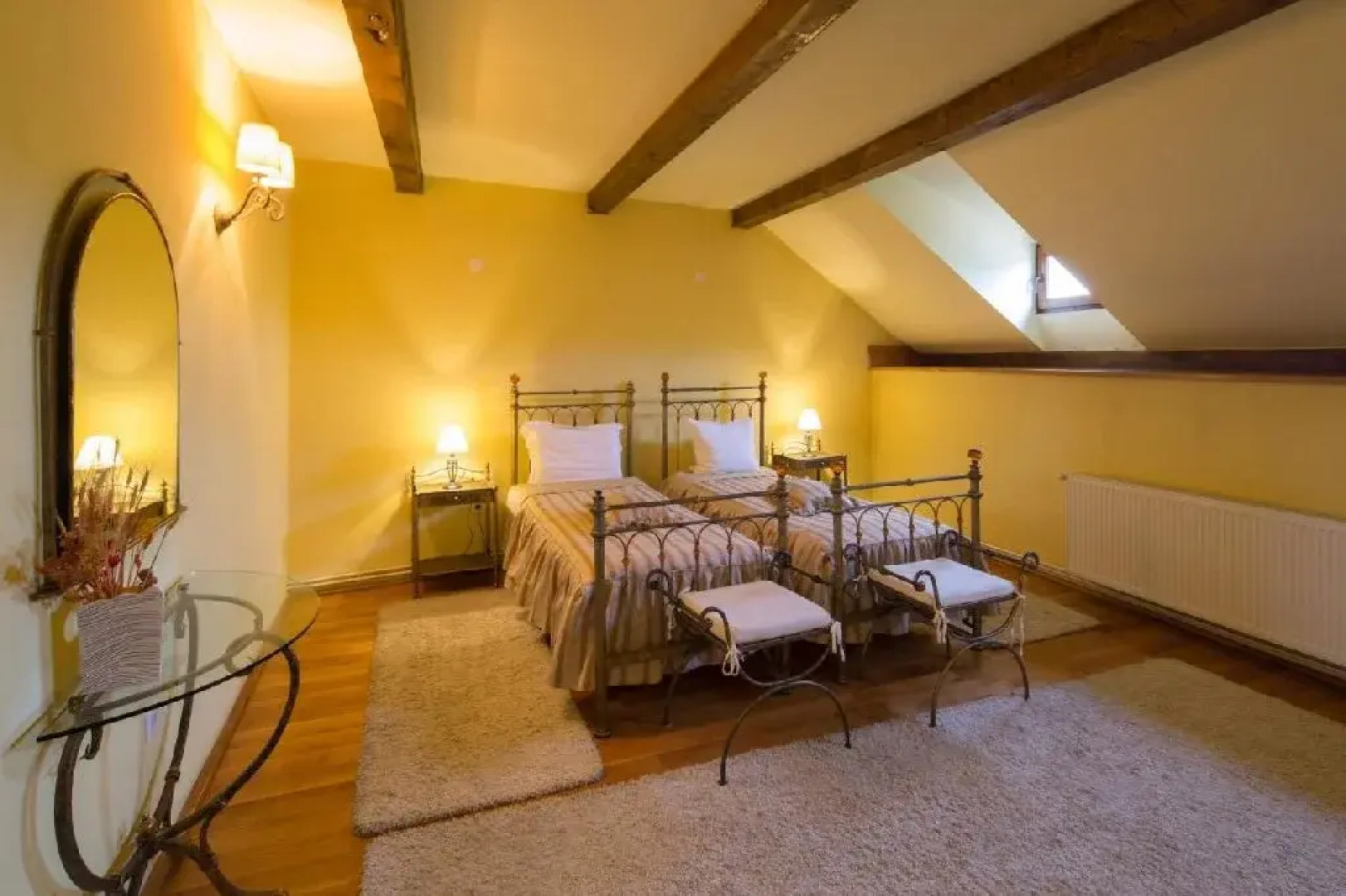 Complex Medieval Unglerus