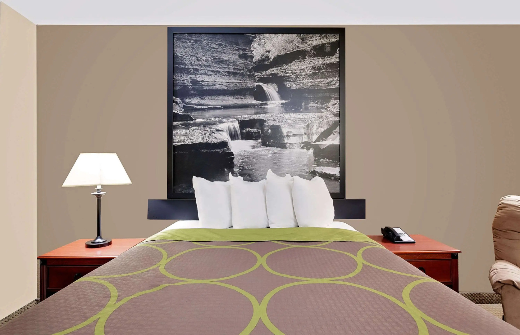 Super 8 by Wyndham Ithaca