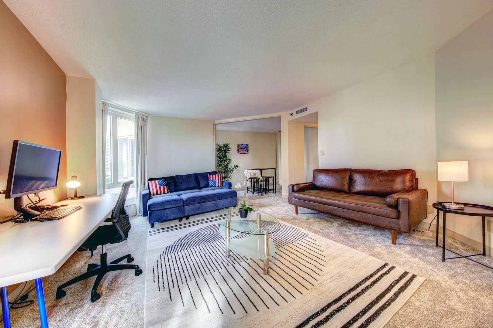 Beautiful, fully equipped, luxury condo!