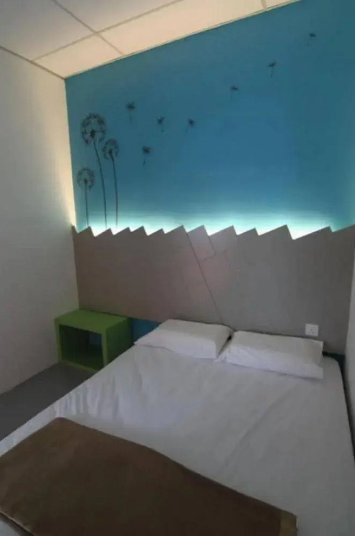 Warm Blanket Hotel - Hostel