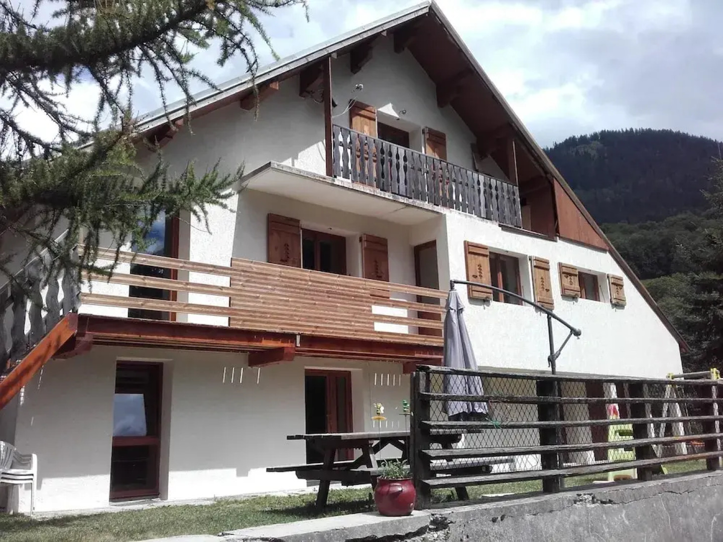 Studio in Saint-jean-d'arves, With Wonderful Mountain View, Furnished Garden and Wifi - 6 km From the Slopes