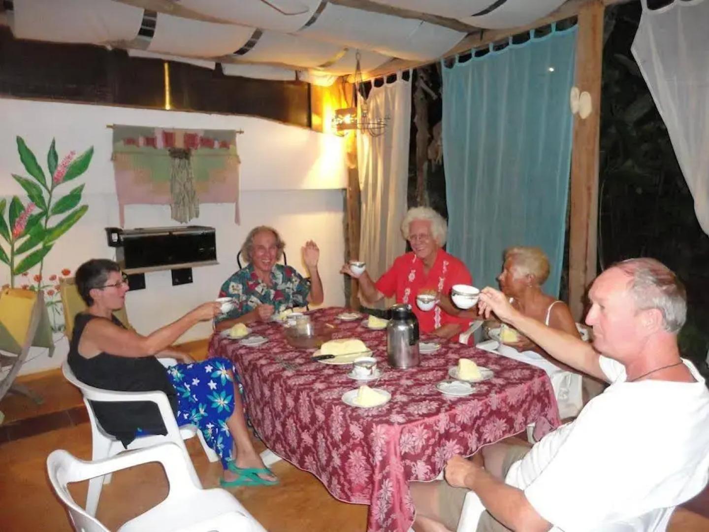 El Flamboyan Apartments