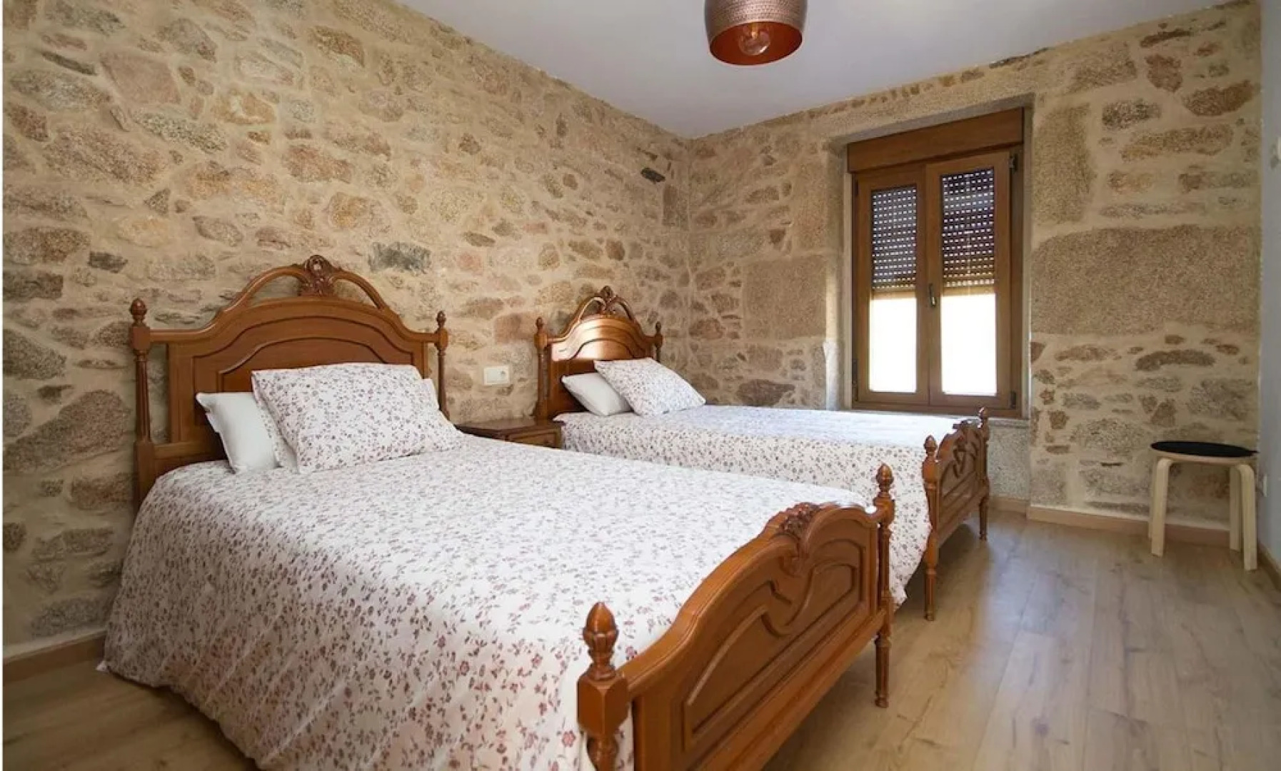 House - 4 Bedrooms with WiFi - 107751