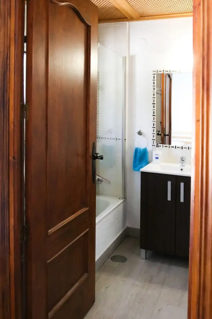 Beautiful 13 bed Villa, Private Pool, Large Garden