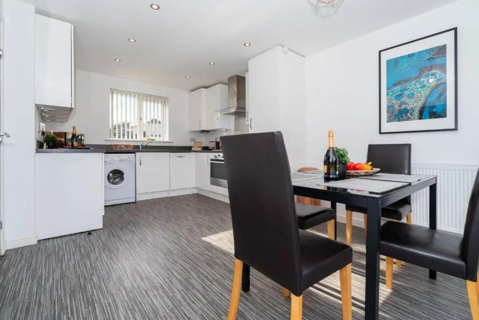 Haus 3 Bedroom House l 6 Guests l Off-street Parking l Garden l TOP RATED l Detatched