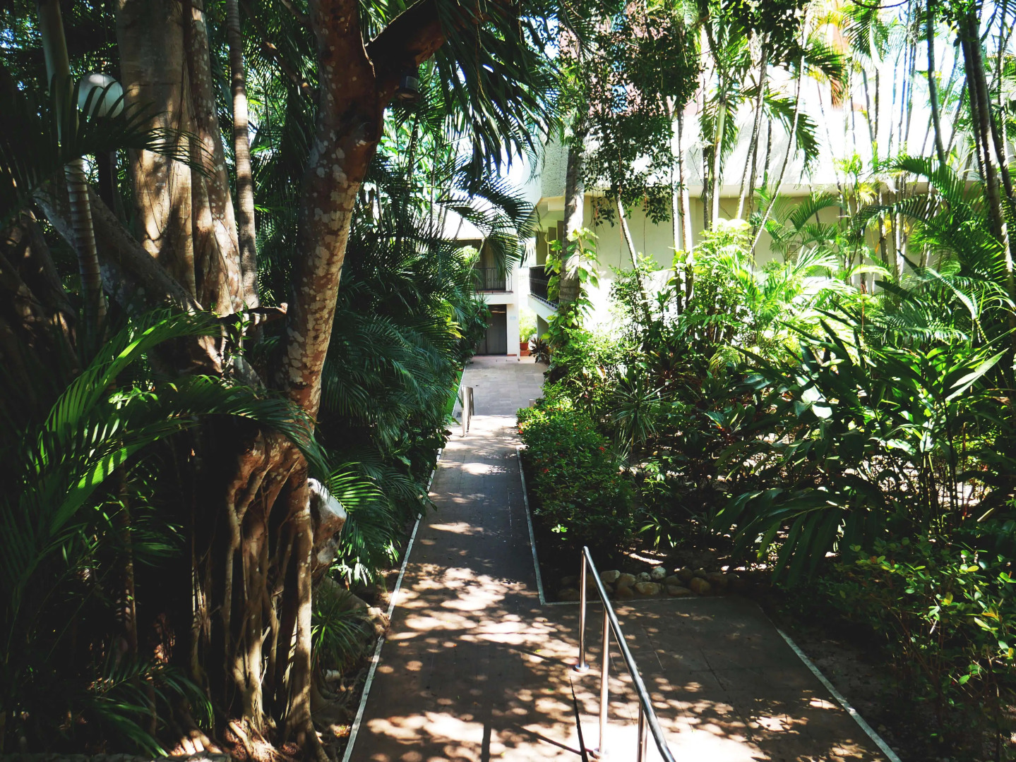 HS HOTSSON Hotel Tampico