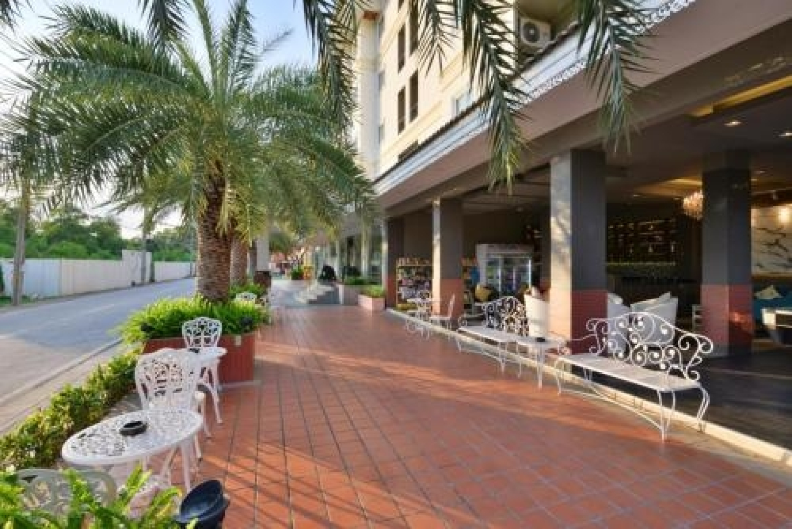 The Grand Paradise Suite