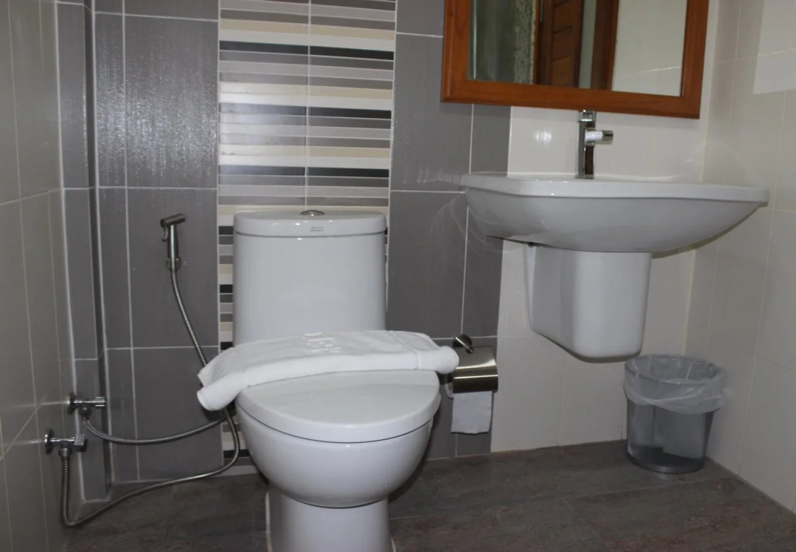 Tree Home Plus Home Stay