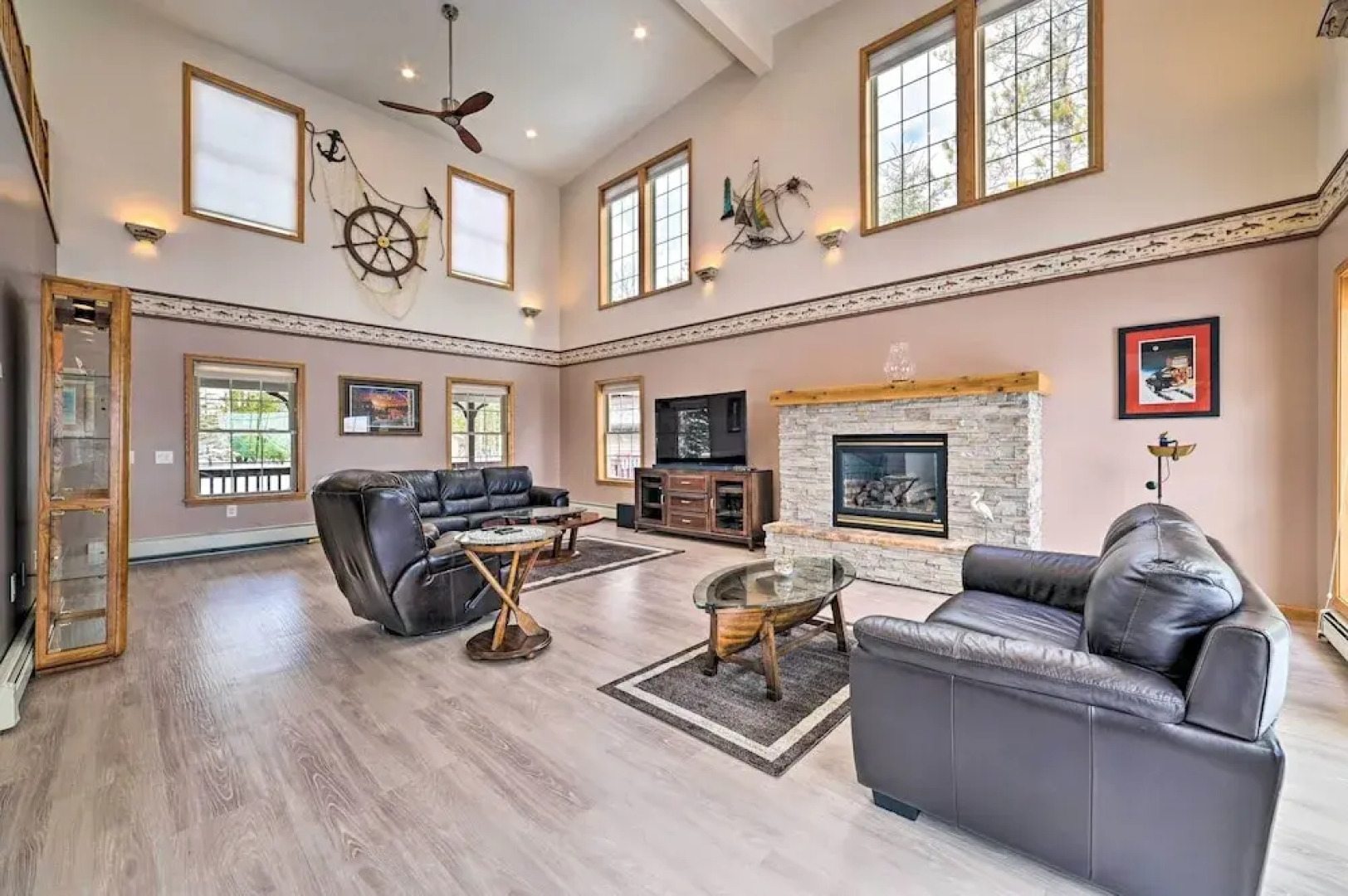 Spacious Lakefront Home w/ Sunroom & Bar!