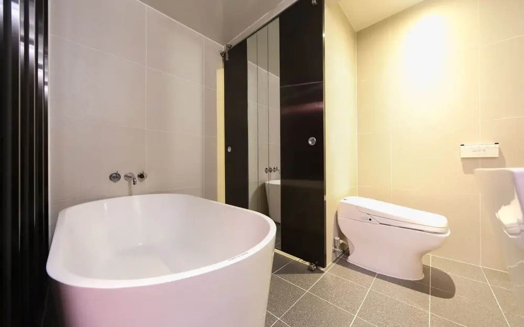 Changwon Jinhae Lewis Hotel