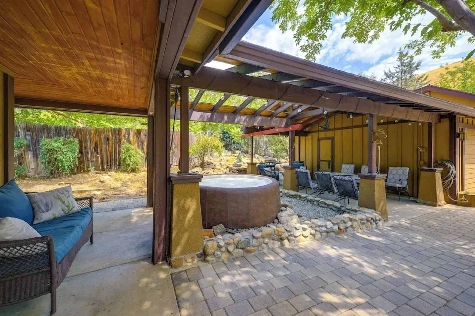 Walk to Riverfront Beach: Kernville Escape