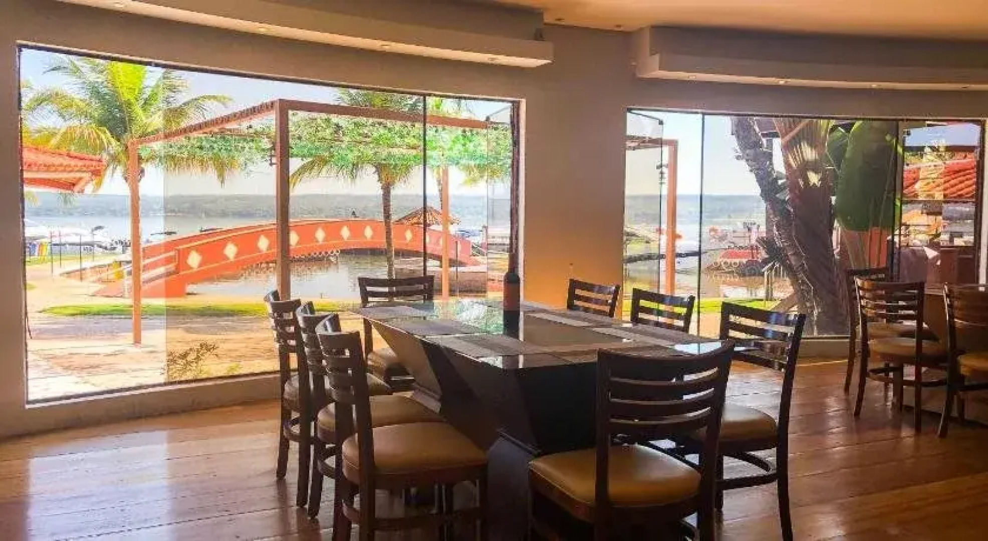 Lake Side Apart Hotel