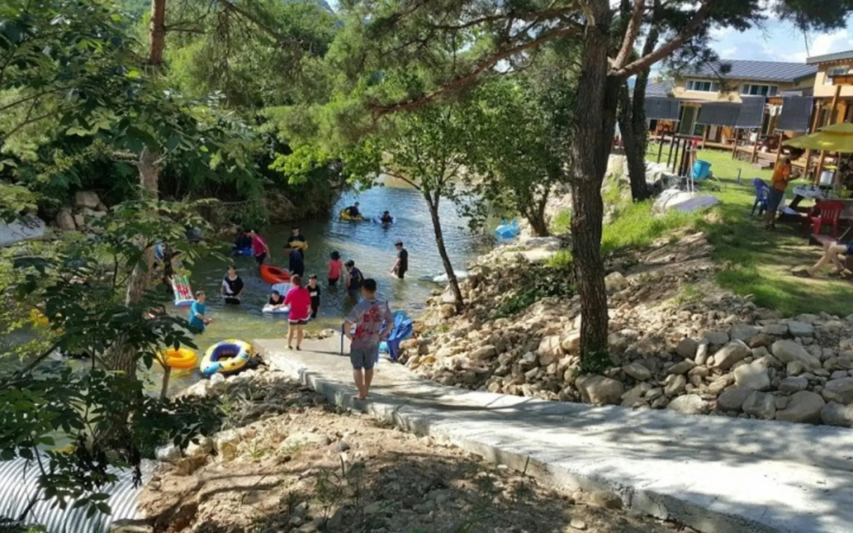 Sangju Yeoyuroun Hwangtojip Pension