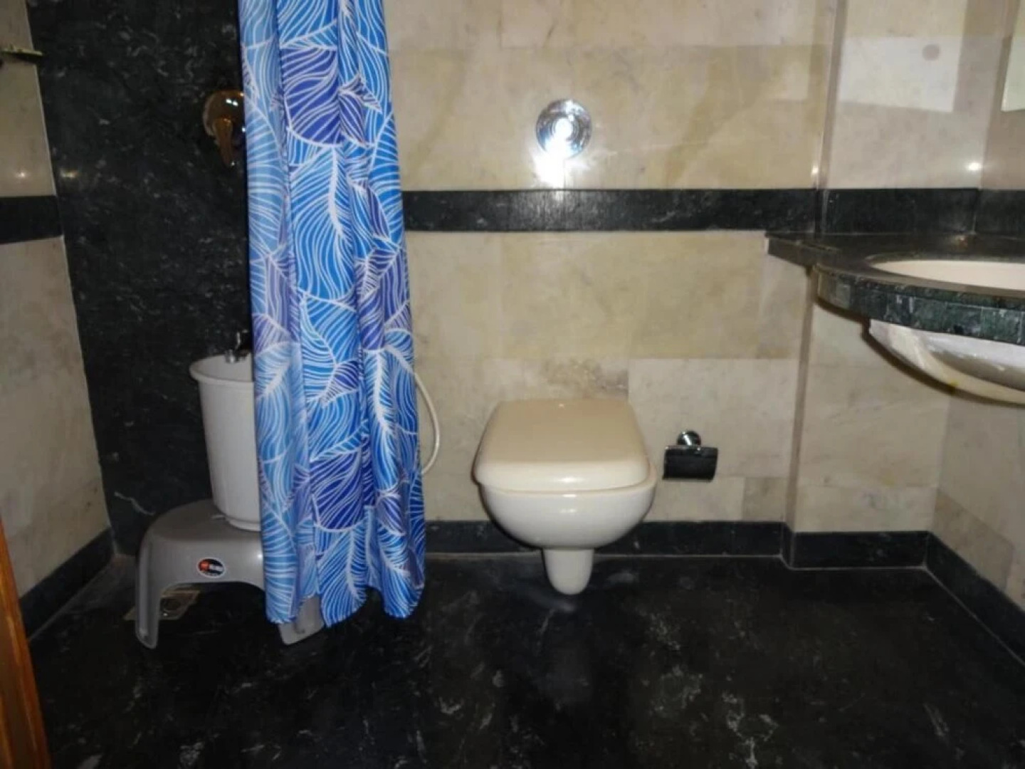 Nahar Manchester Inn