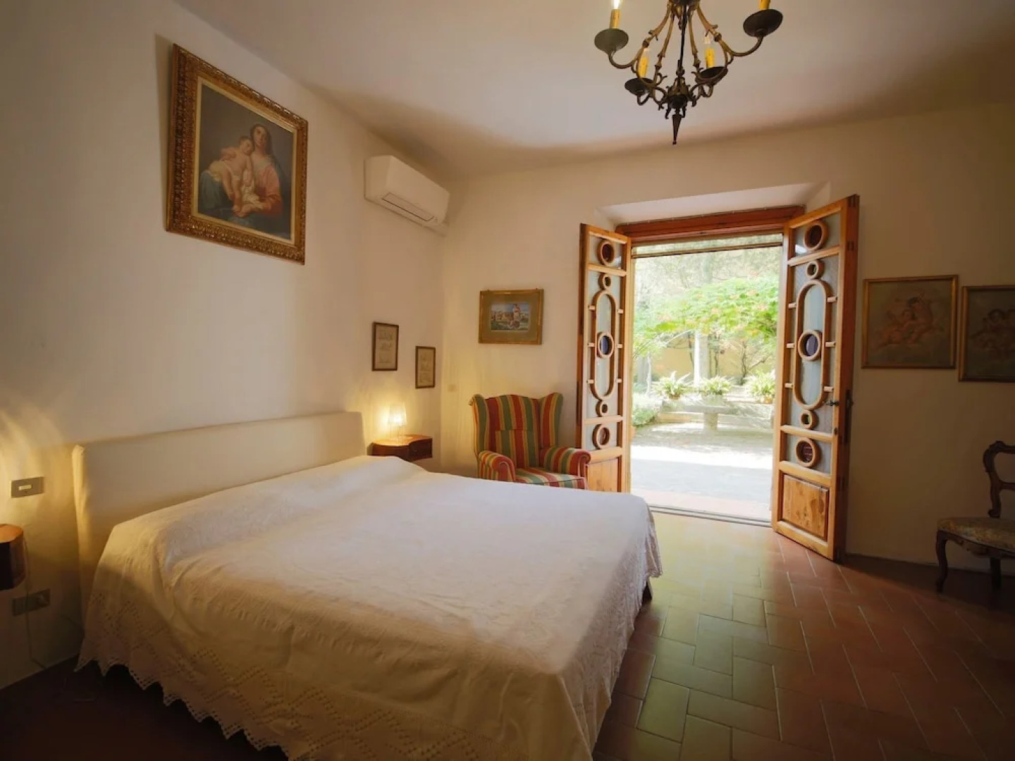 Charming Villa in Tuscany With Swimming Pool