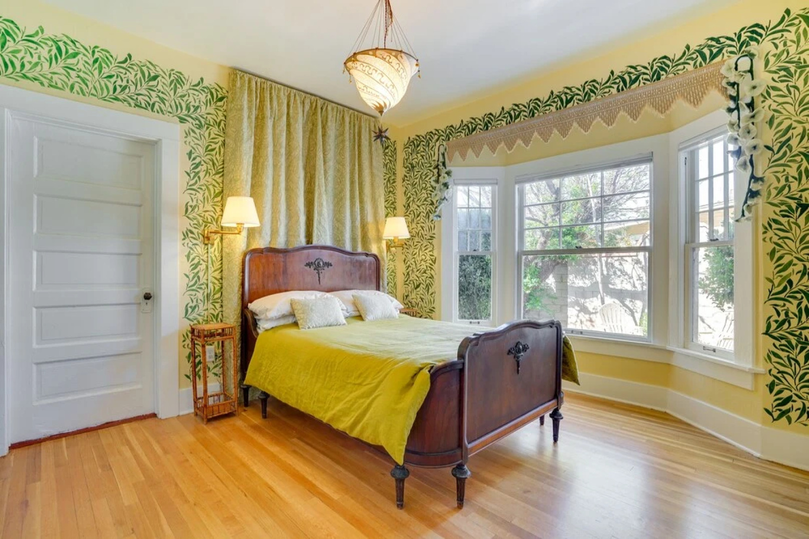 Vintage Home w/ Mtn Views: 12 Mi to Patagonia Lake