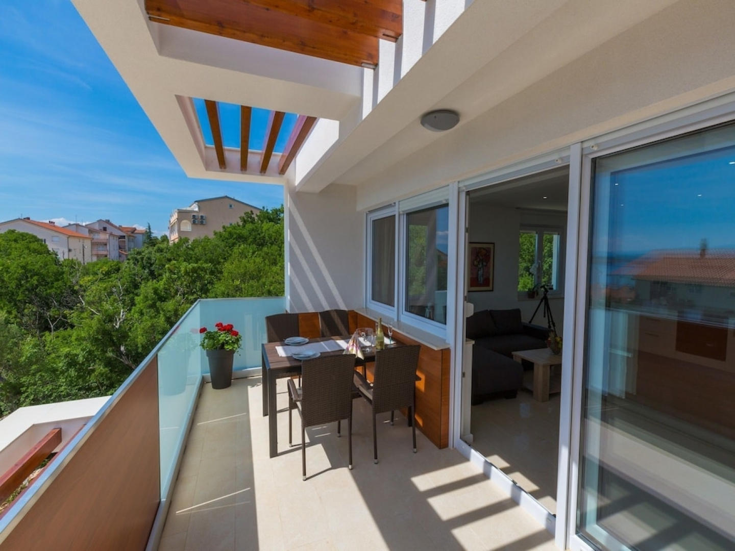 Amazing Villa Apartment With Pool Near the Beach