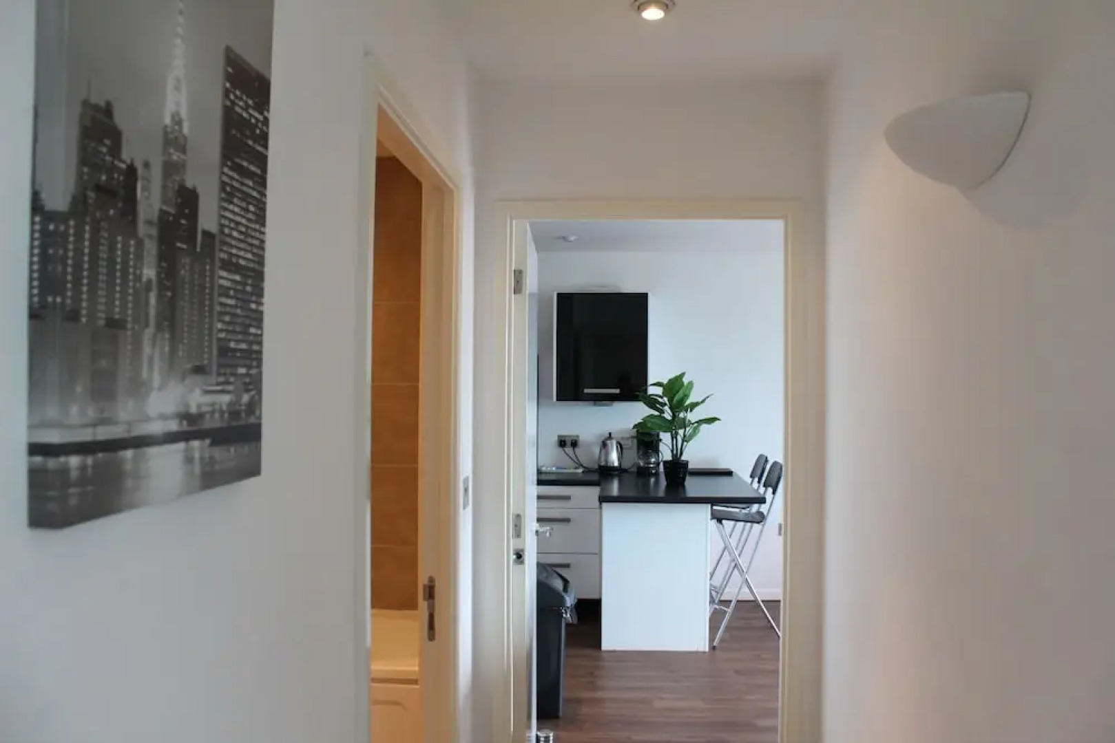 City Crash Pad - West Street Apartments