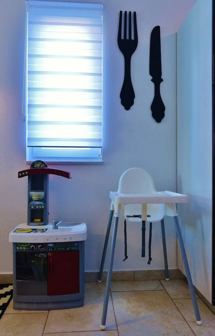 Villa Doris With Heated Pool gym and Kids Playground